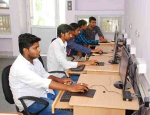 Students learning advance java training for their career development.